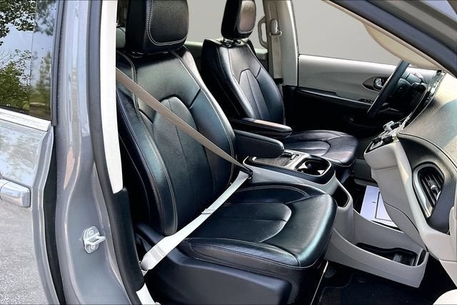 2022 Chrysler Pacifica Hybrid Touring L