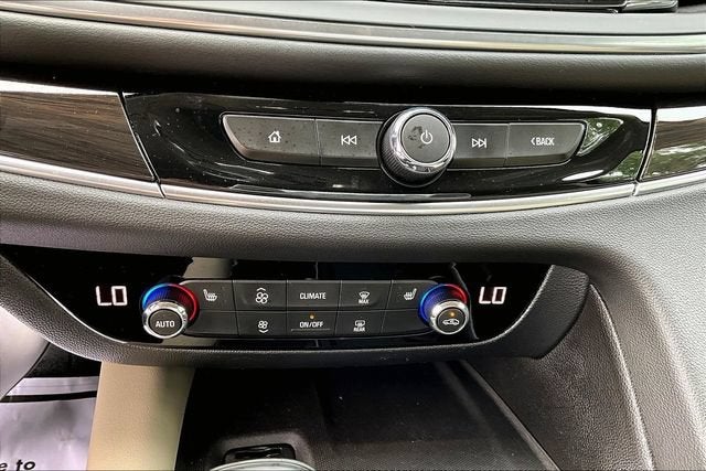 2020 Buick Enclave Essence