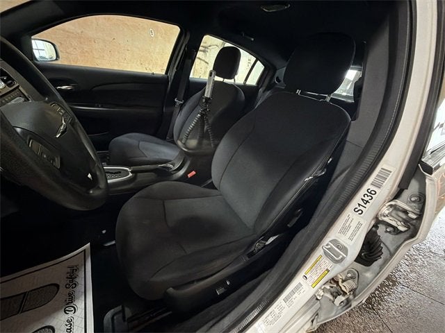 2012 Chrysler 200 LX