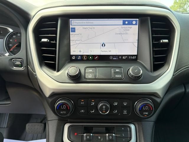 2023 GMC Acadia SLT