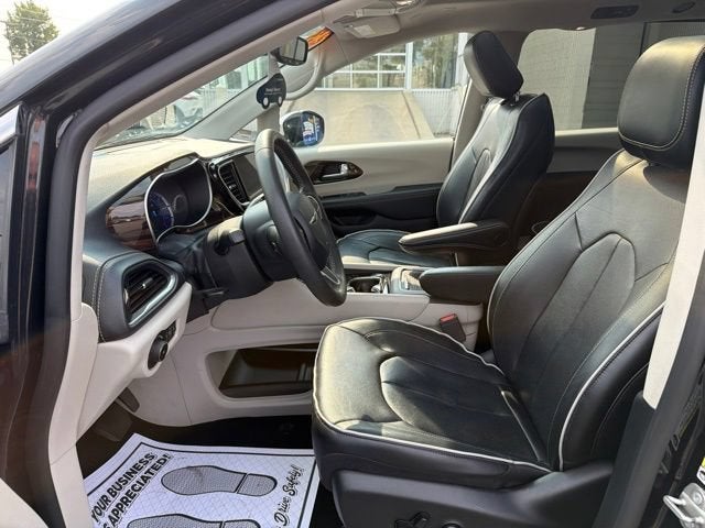 2023 Chrysler Pacifica Hybrid Limited