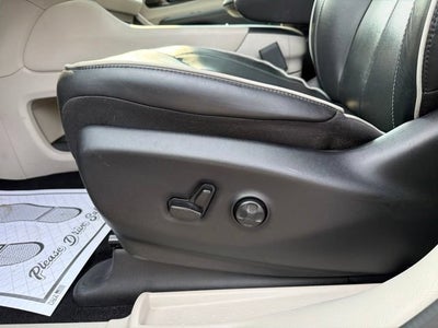 2023 Chrysler Pacifica Hybrid Limited