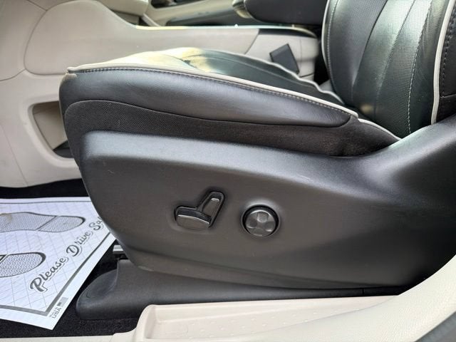 2023 Chrysler Pacifica Hybrid Limited