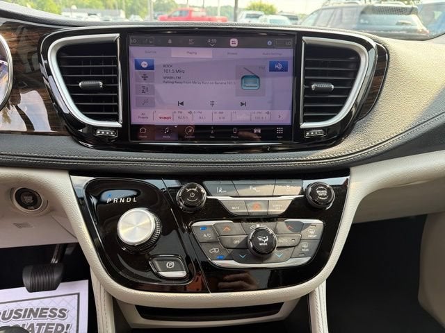 2023 Chrysler Pacifica Hybrid Limited