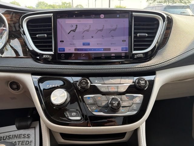 2023 Chrysler Pacifica Hybrid Limited