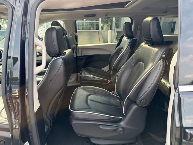 2023 Chrysler Pacifica Hybrid Limited