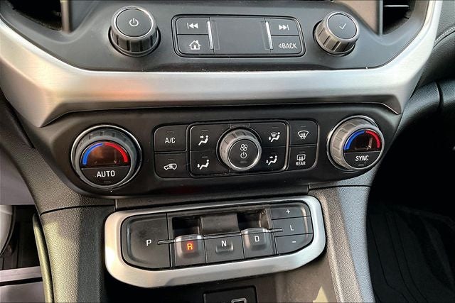 2022 GMC Acadia SLE