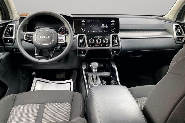 2022 Kia Sorento LX