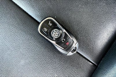 2019 Buick Regal TourX Essence