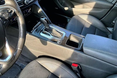 2019 Buick Regal TourX Essence