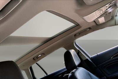 2019 Buick Regal TourX Essence