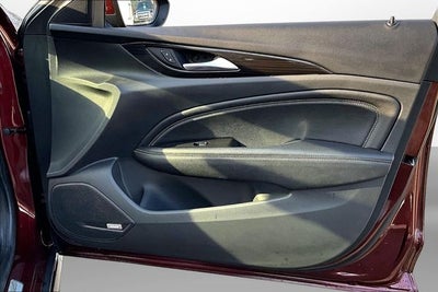 2019 Buick Regal TourX Essence