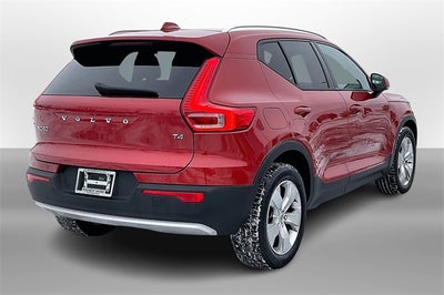 2021 Volvo XC40 Momentum
