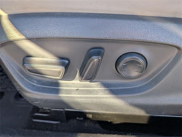 2019 Toyota AVALON HYBRID XLE Plus