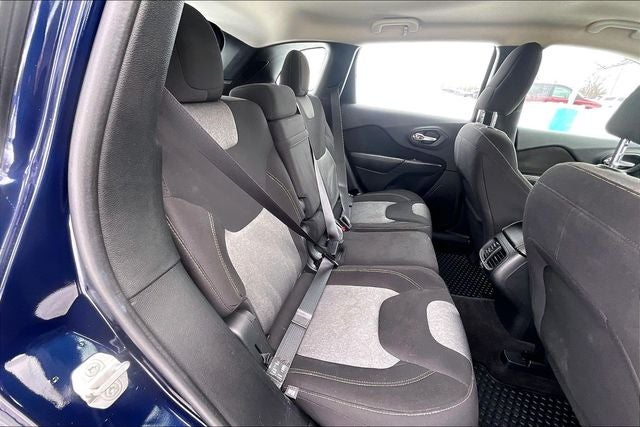 2016 Jeep Cherokee Sport