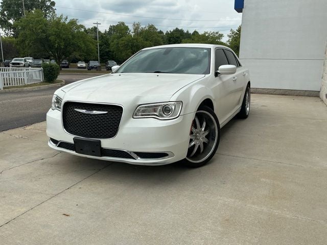 2019 Chrysler 300 Touring