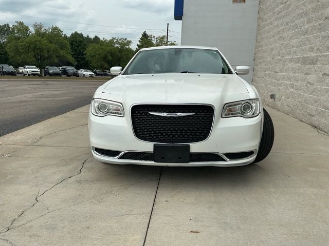 2019 Chrysler 300 Touring