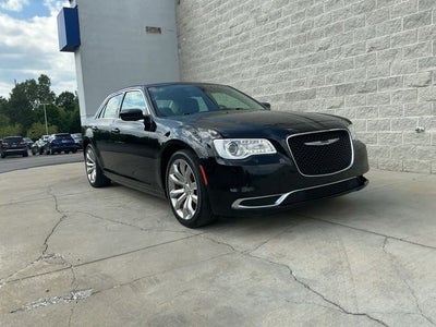 2017 Chrysler 300 Limited