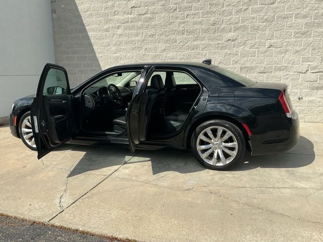 2017 Chrysler 300 Limited