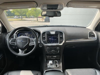 2017 Chrysler 300 Limited