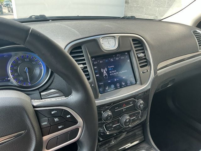 2017 Chrysler 300 Limited