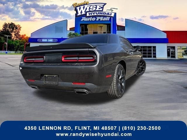 2022 Dodge Challenger SXT