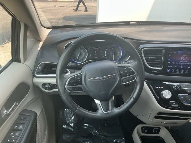 2017 Chrysler Pacifica Touring L