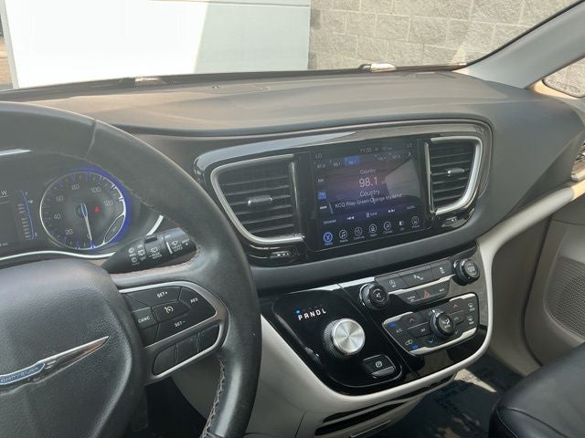 2017 Chrysler Pacifica Touring L
