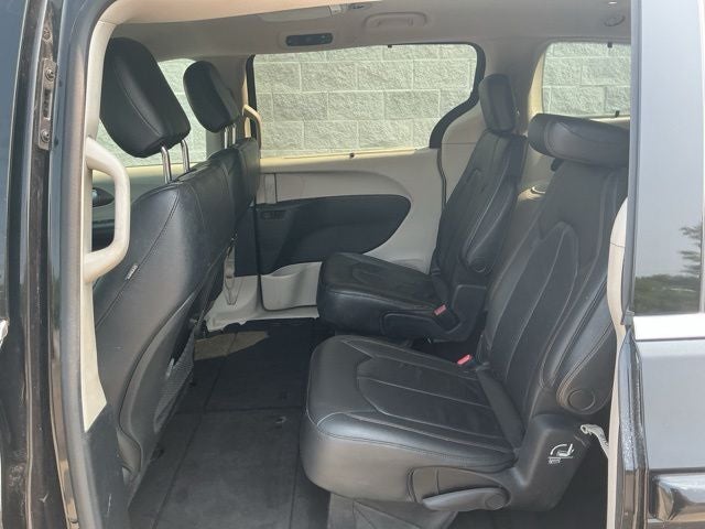 2017 Chrysler Pacifica Touring L
