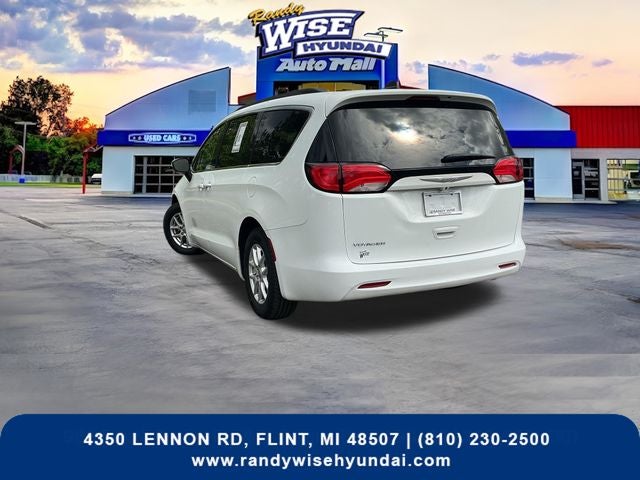 2021 Chrysler Voyager LXI