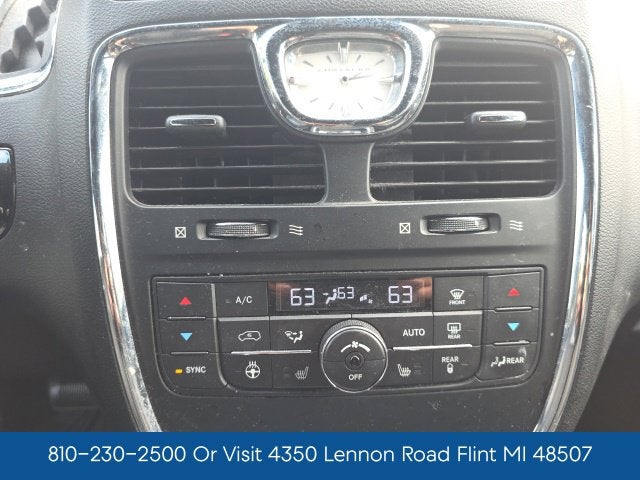 2016 Chrysler Town & Country S