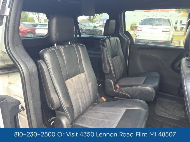 2016 Chrysler Town & Country S