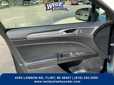 2020 Ford Fusion SE