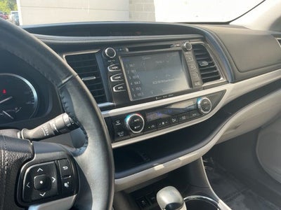 2016 Toyota Highlander XLE V6