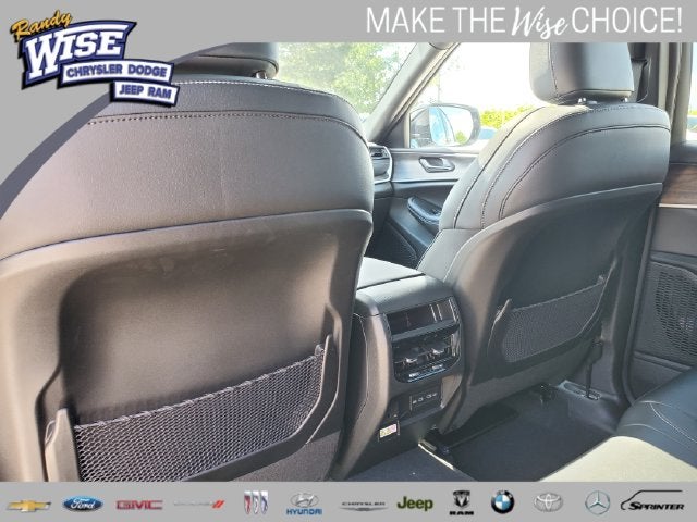 2026 Jeep Grand Cherokee Altitude