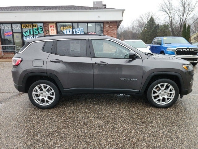 2022 Jeep Compass Latitude Lux